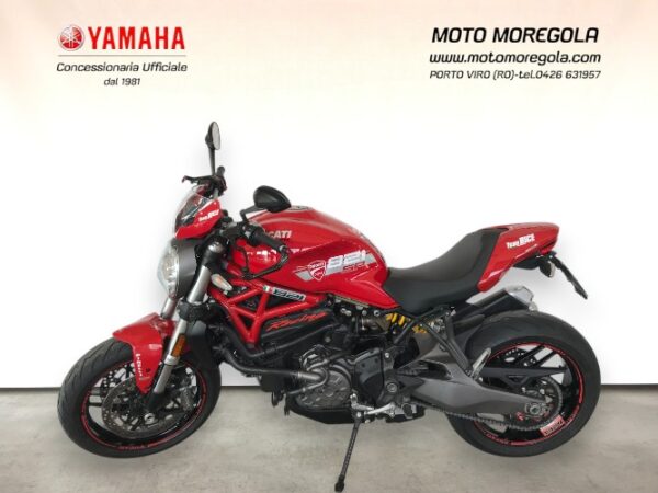 MONSTER 821 ROSSO 2018